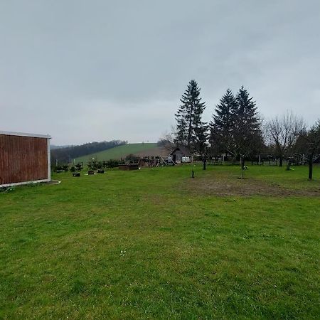 Dum Nedaleko Resovskych Vodopadu Villa Tvrdkov Buitenkant foto