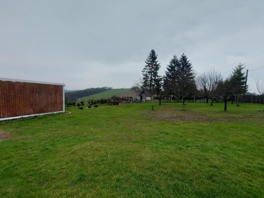 Dum Nedaleko Resovskych Vodopadu Villa Tvrdkov Buitenkant foto