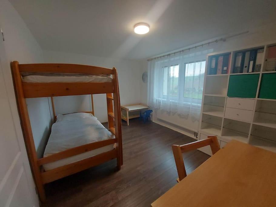 Dum Nedaleko Resovskych Vodopadu Villa Tvrdkov Buitenkant foto