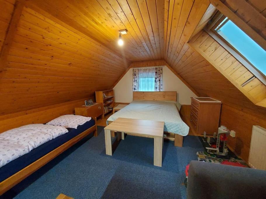 Dum Nedaleko Resovskych Vodopadu Villa Tvrdkov Buitenkant foto