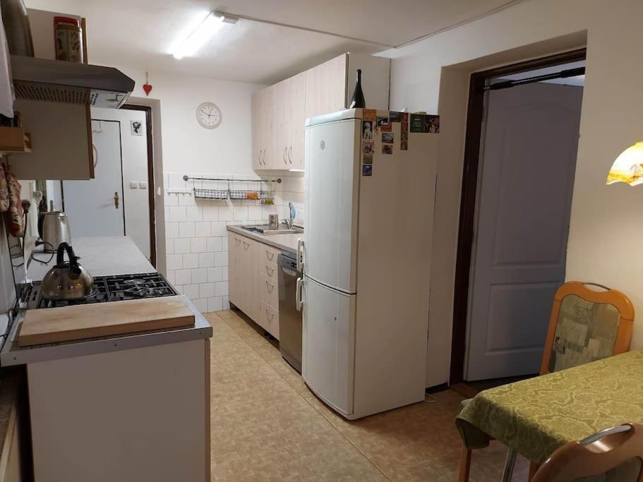 Dum Nedaleko Resovskych Vodopadu Villa Tvrdkov Buitenkant foto